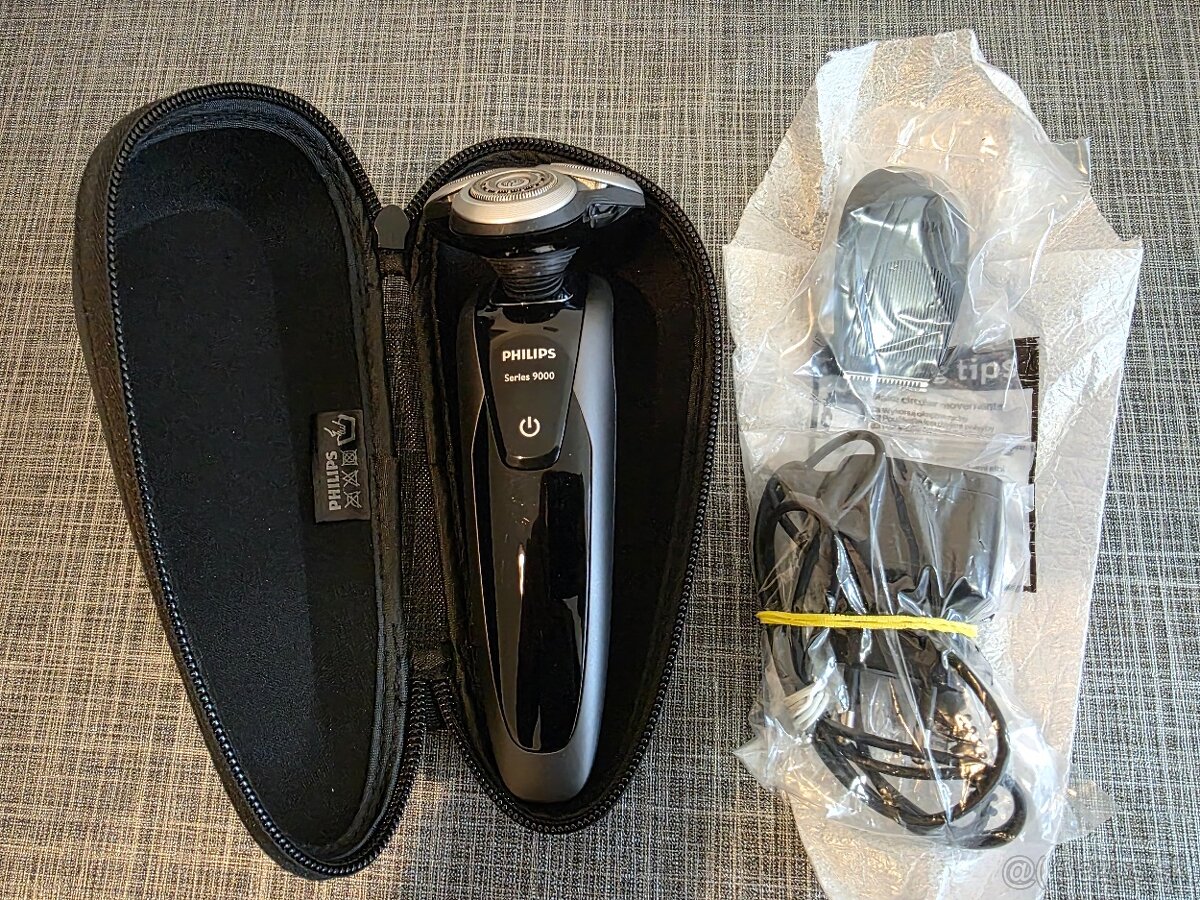 Holiaci strojček Philips S 9031