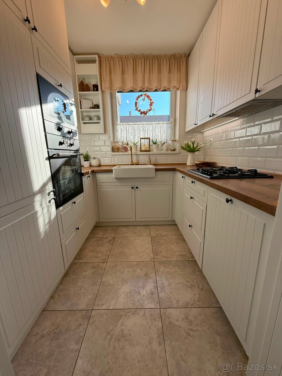 Rodinný dom s garážou v Skalici