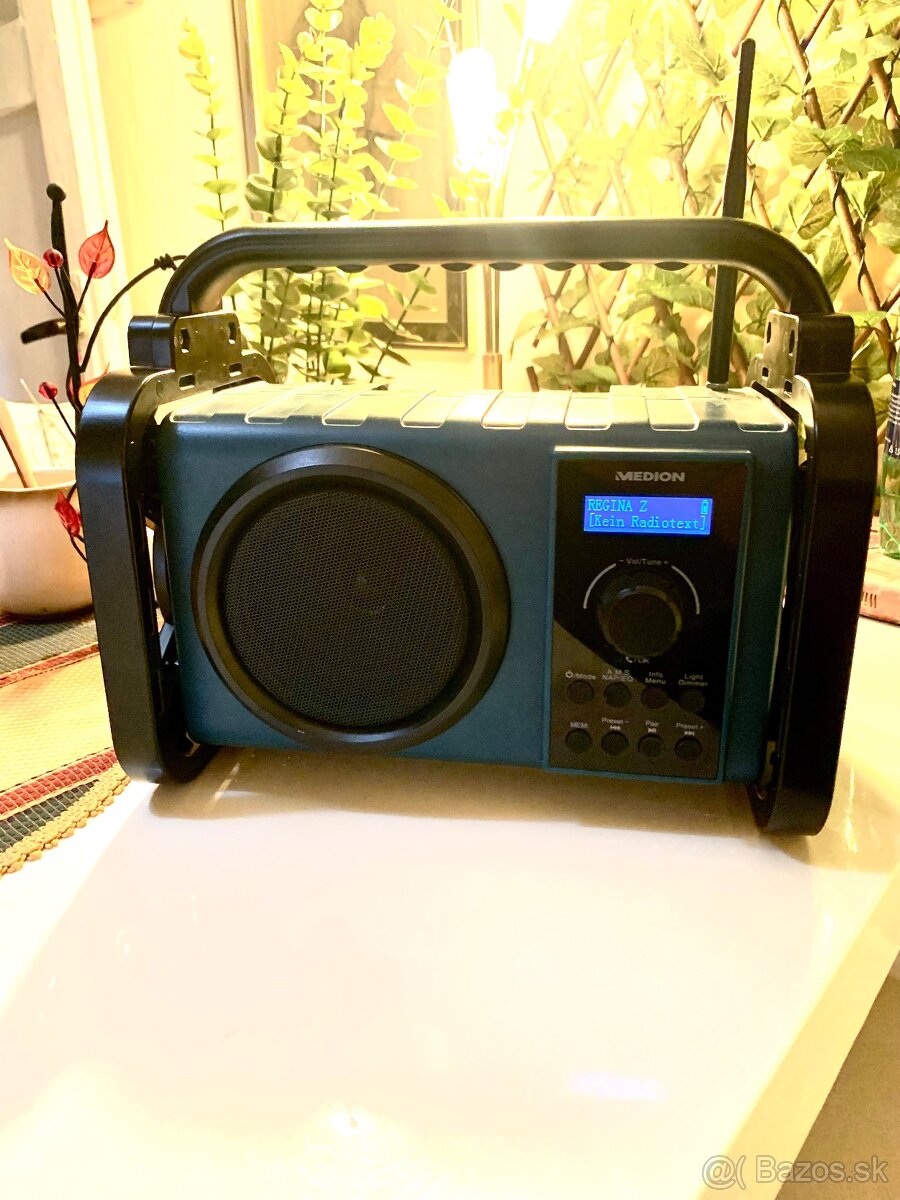 Odolne dab,bluetooh radio vhodne na stavbu alebo lesa