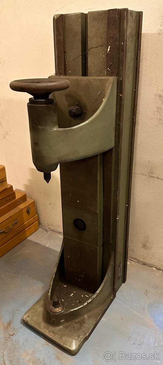 Stojan na meranie hadzavosti Skoda