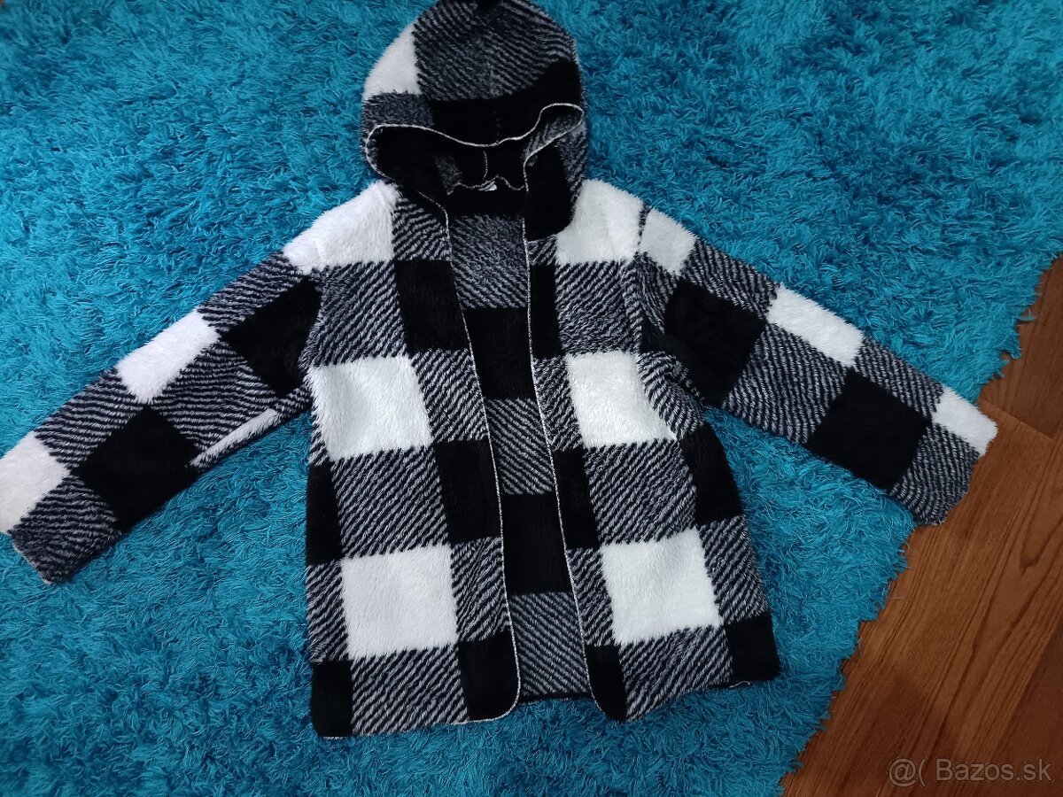 Dievčenský kabátik