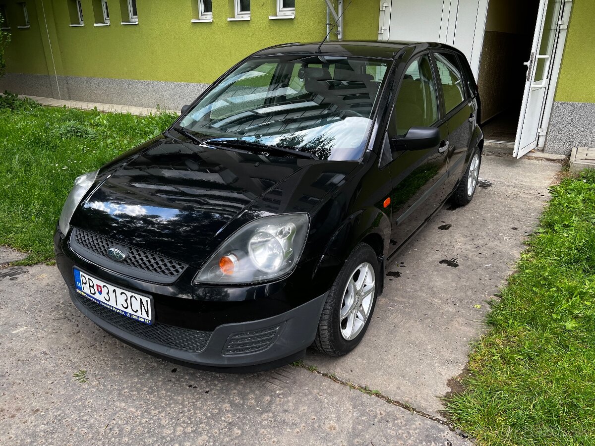 FORD FIESTA 1.3i Futura