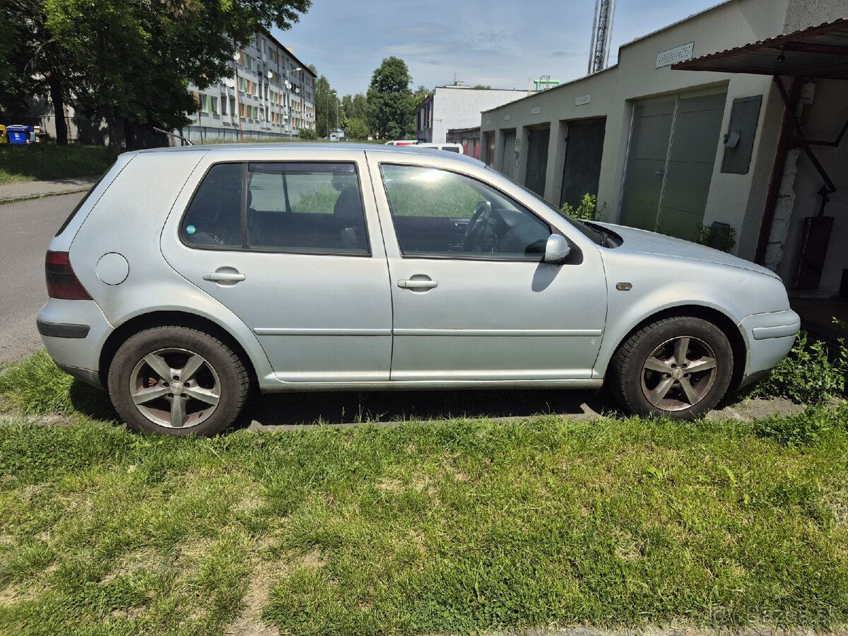 Predám VW GOLF 1,9 TDI,85kW/115koní - r.v. 3/2000