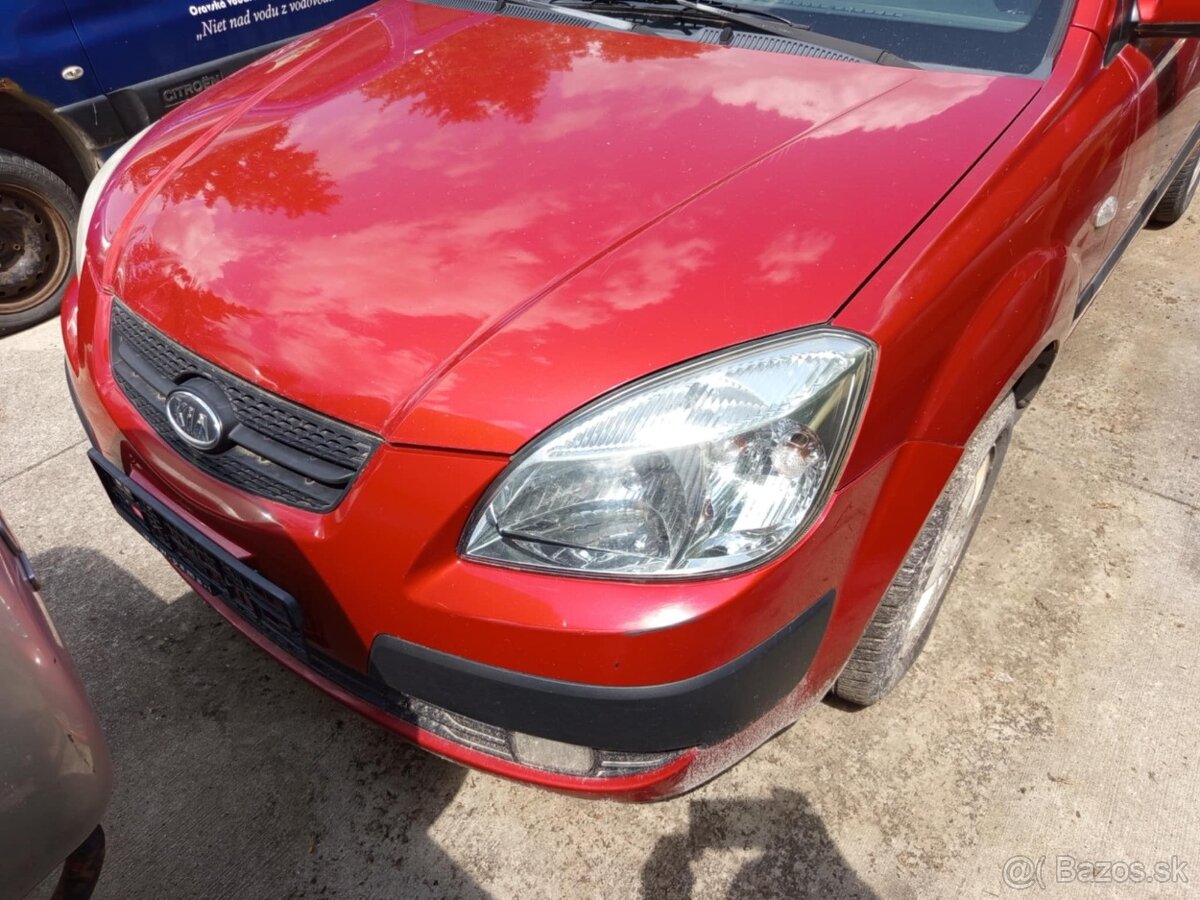 Rozpredám na náhradné diely KIA RIO