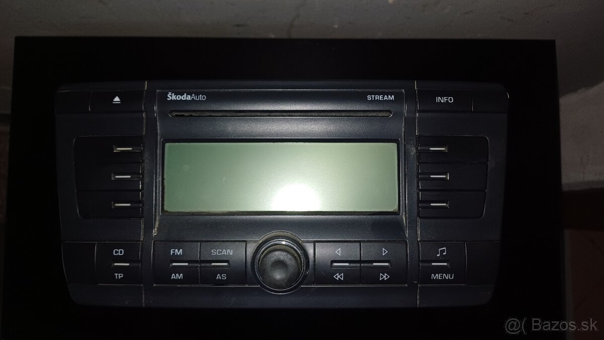 Rádio Škoda Octavia 2 pred facelift STREAM