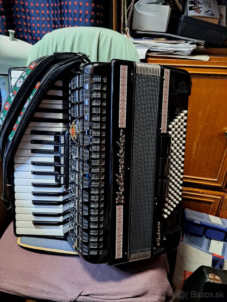 Akordeón Weltmeister Meteor 86bass