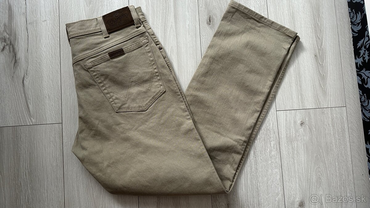 Nové,kvalitné,pánske džínsy WRANGLER - 33/32