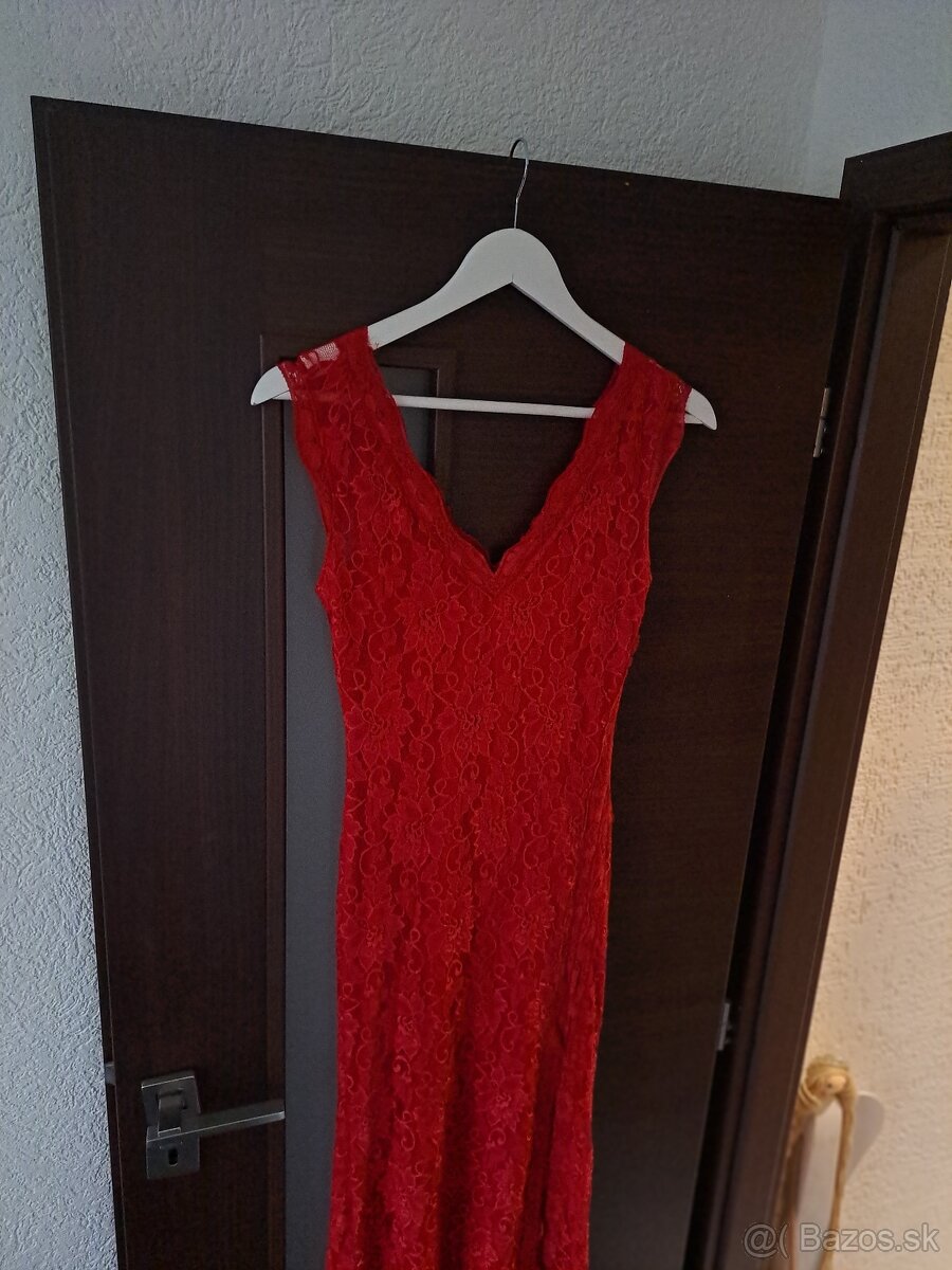 Predám podšité,čipkované šaty "S"