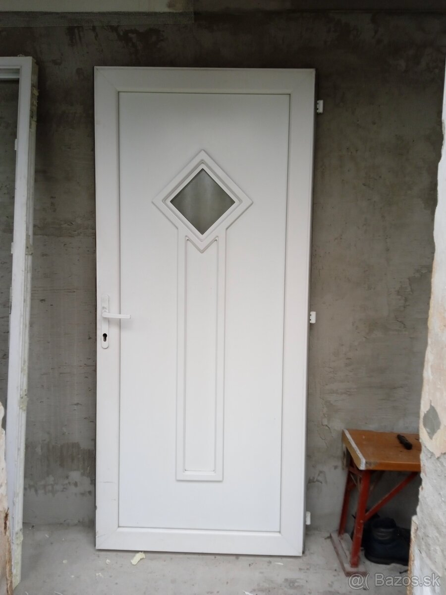 Plastové vchodové dvere 90.lavé