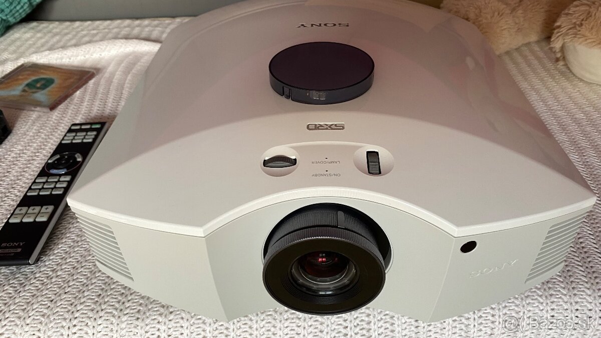 Predam full hd projektor sony HW40, 100%ny stav