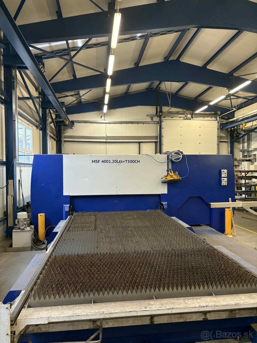 Laserový rezací stroj s 3D pálenim