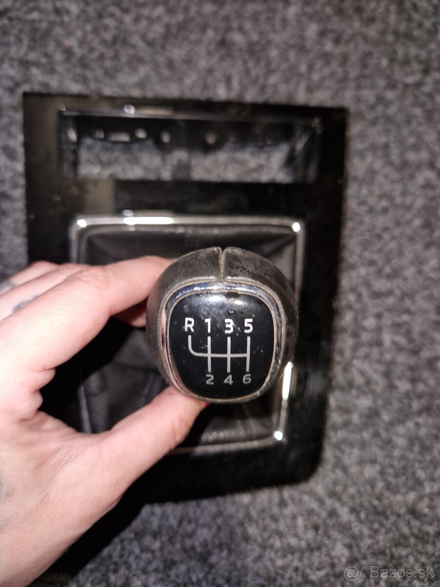 Diely interiéru Škoda Octavia 3