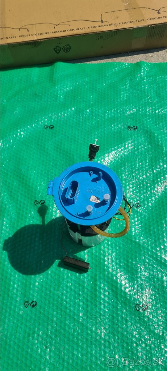 Predám originál palivovú pumpu 1k0919051de VW AG