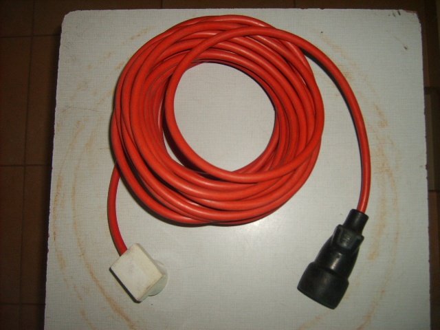 Predlzovaci kabel.