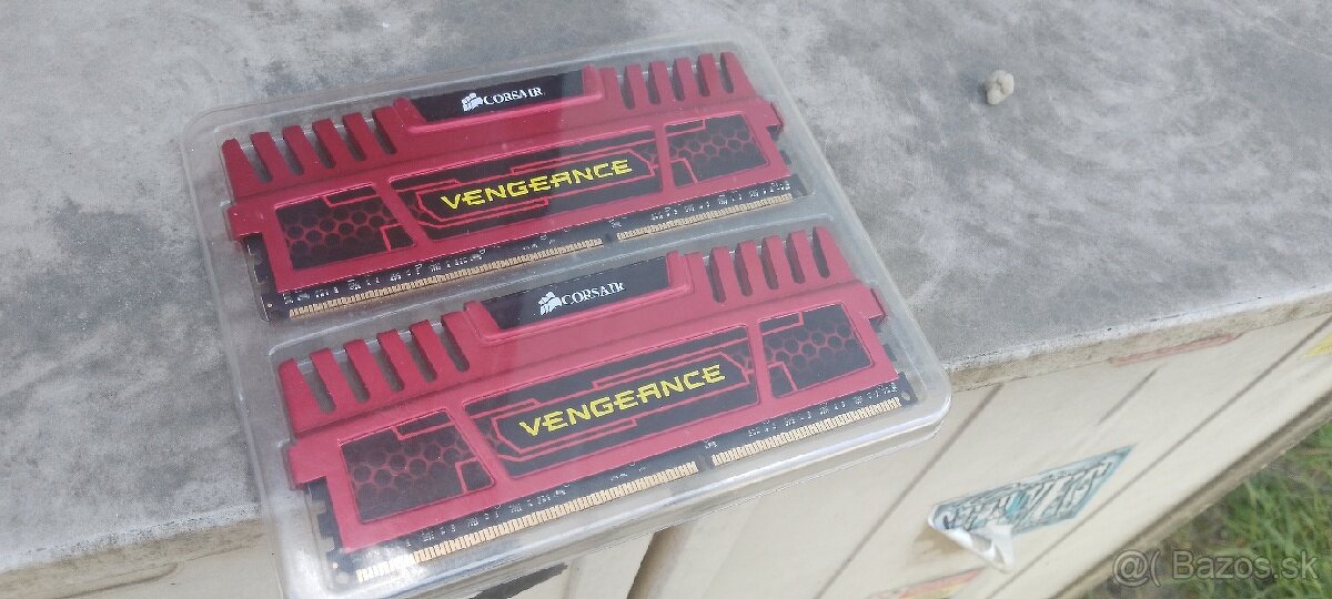 16GB Corsair Vengeance DDR3 (4X4GB)