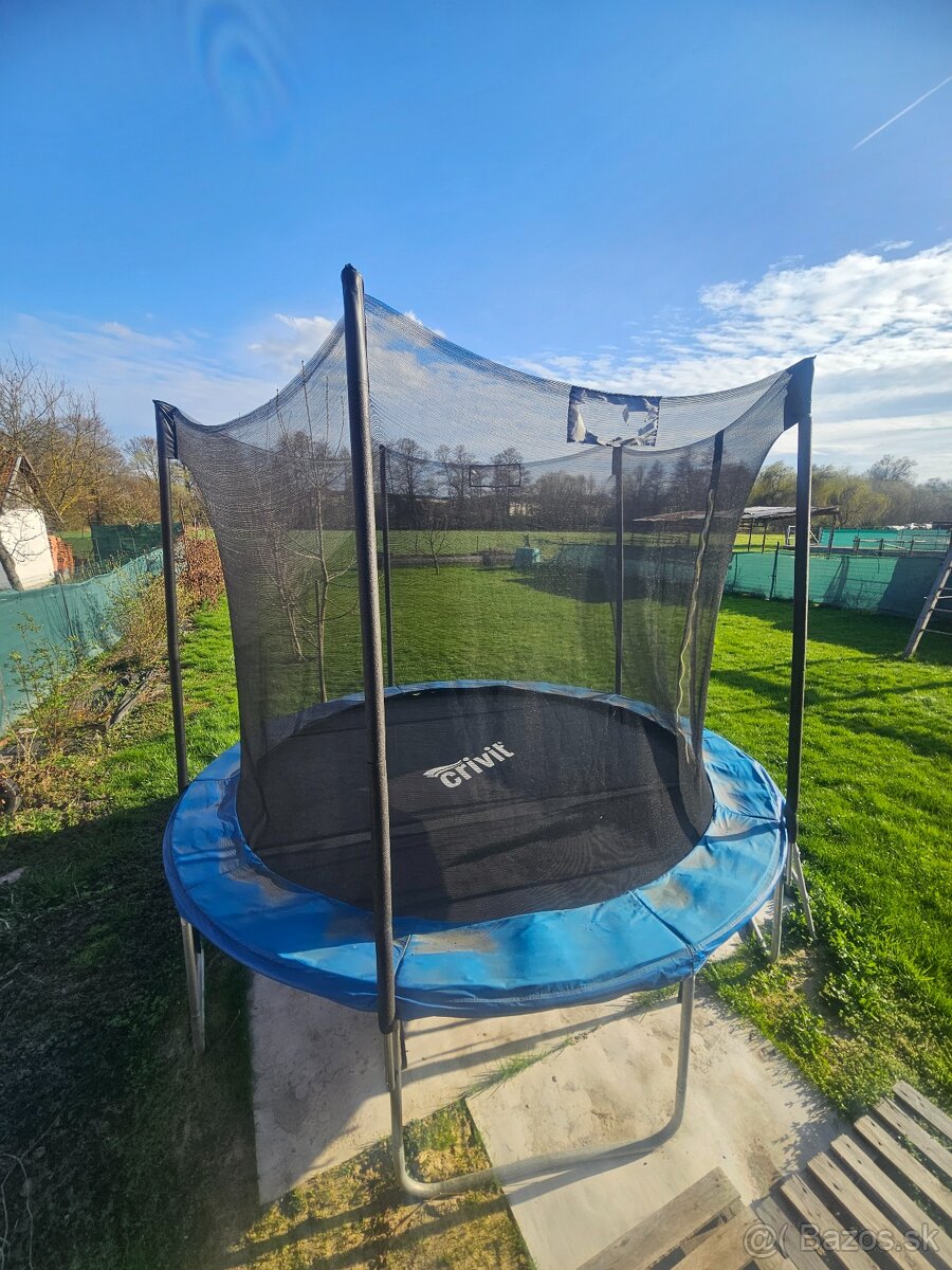 Trampolína