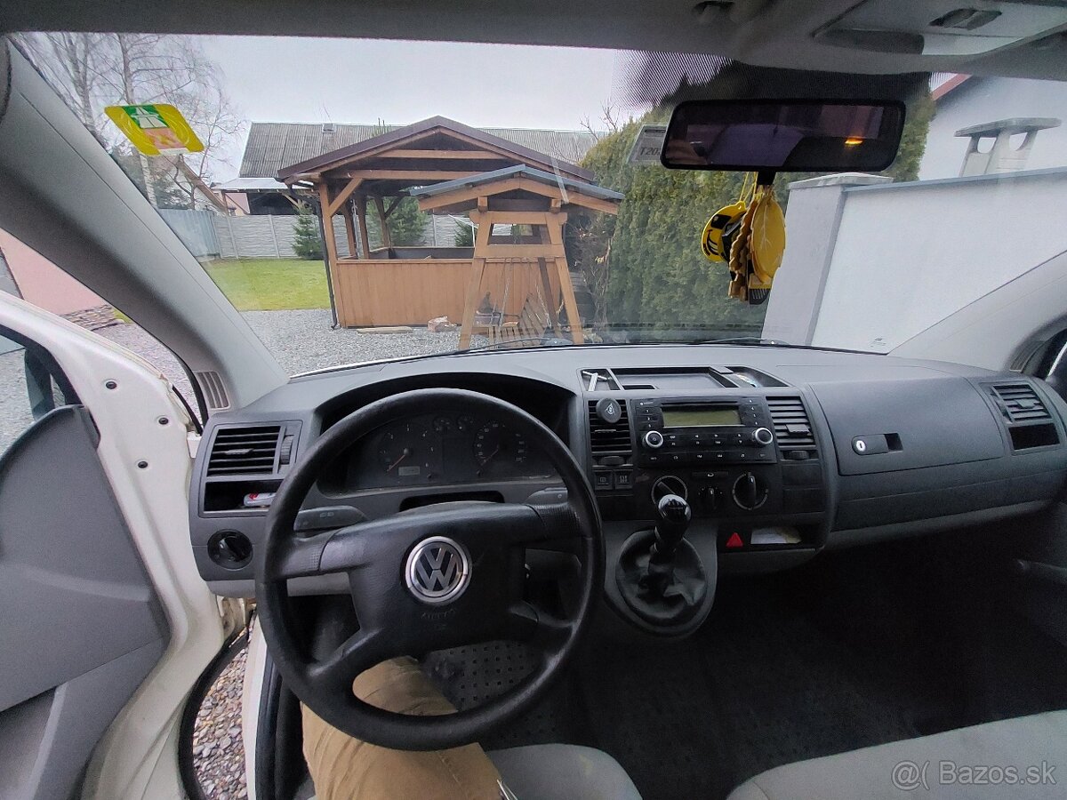VwT5 transporter