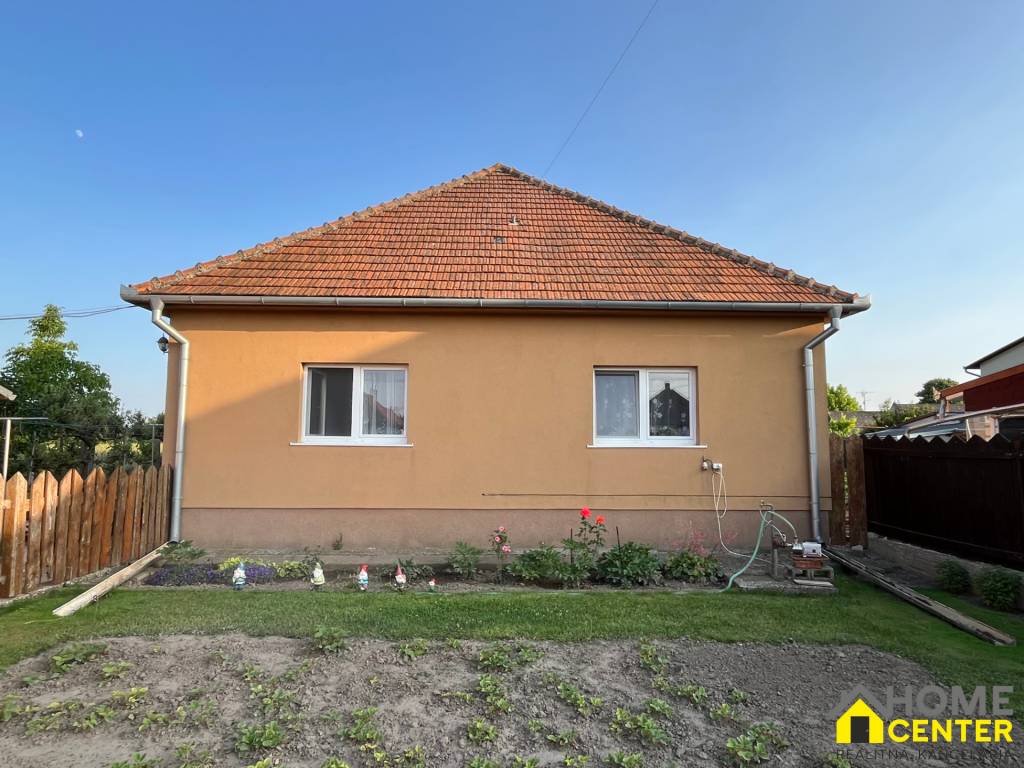 NA PREDAJ 4 izbový rodinný dom s garážou, Zlatná na Ostrove