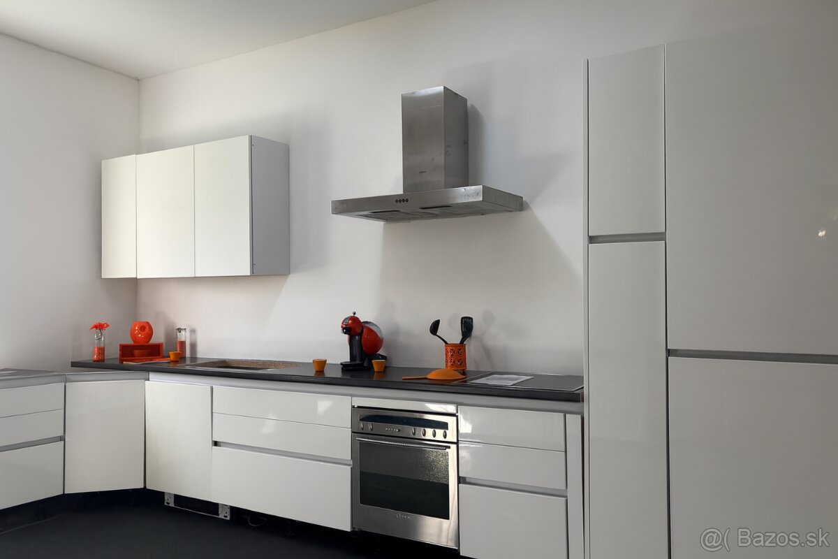 Krásna moderná kuchyňa CORINNA