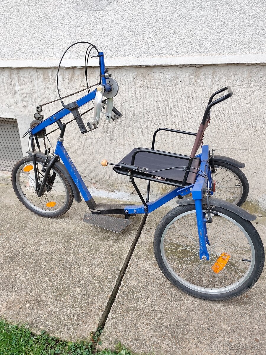 Trojkolka na ručný pohon