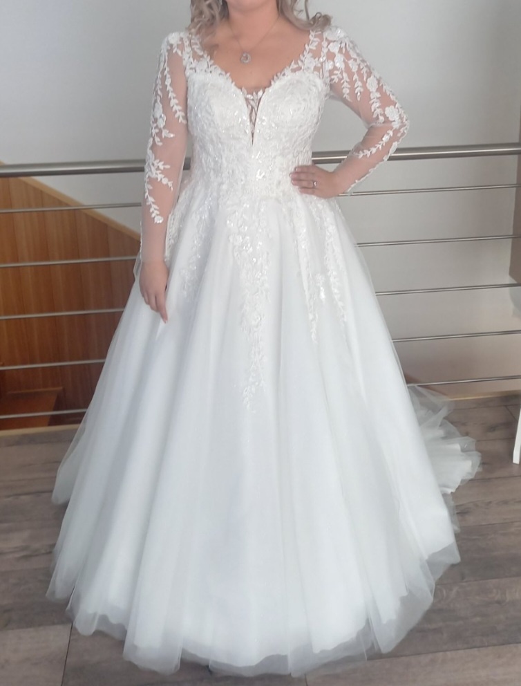 Svadobné trblietavé šaty