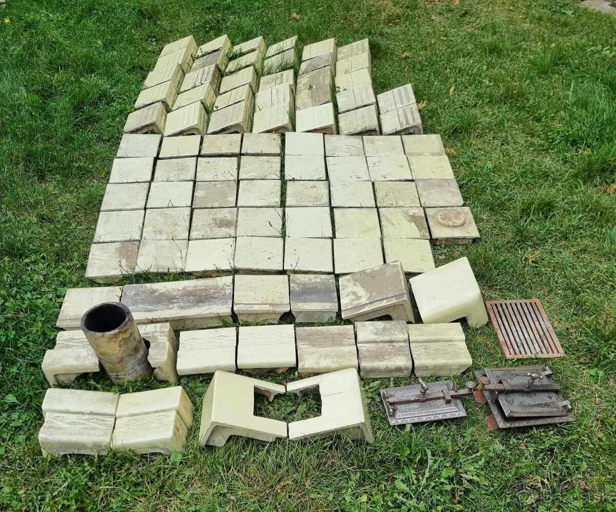 Kompletná kachľová pec /vyše 100.ročná /