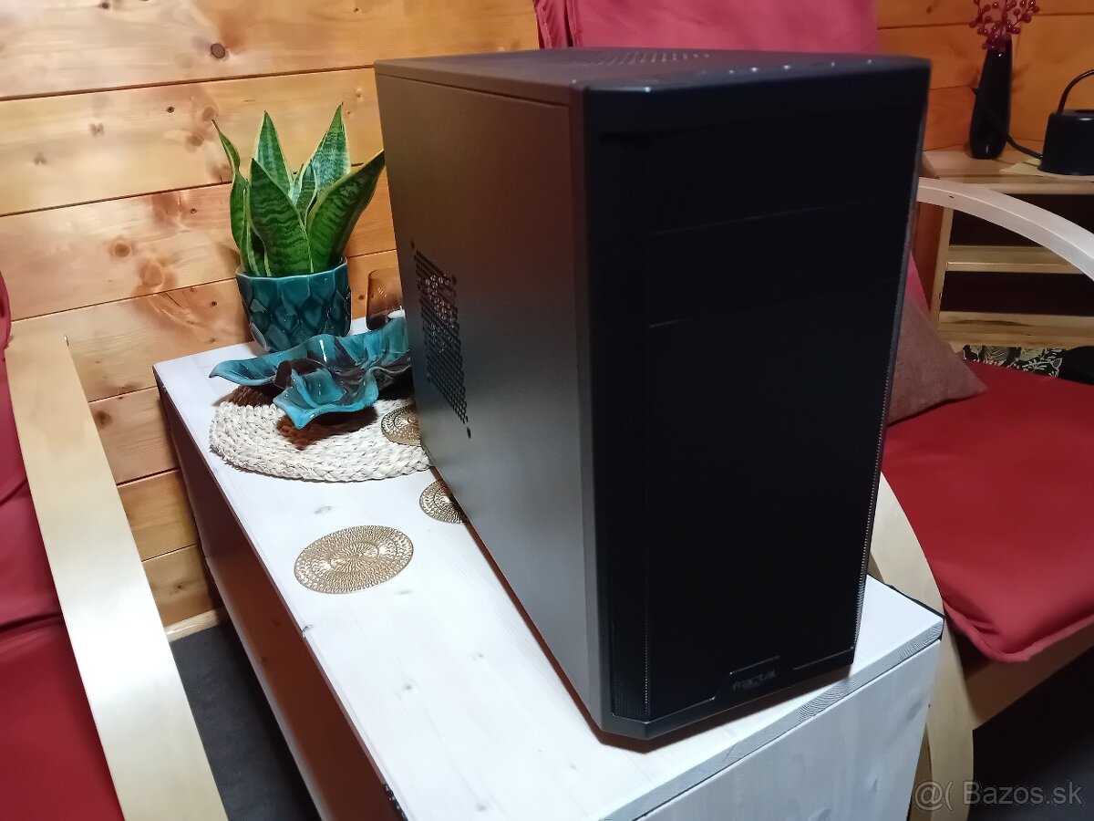 hráčske PC v cene 280e so 6jadrom ryzen 5 a AMD RX 8GB