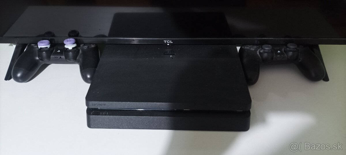 Playstation 4 Slim + hry