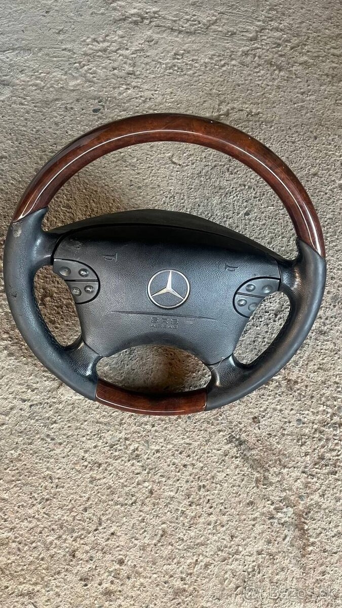 KÚPIM volant W210 , W208