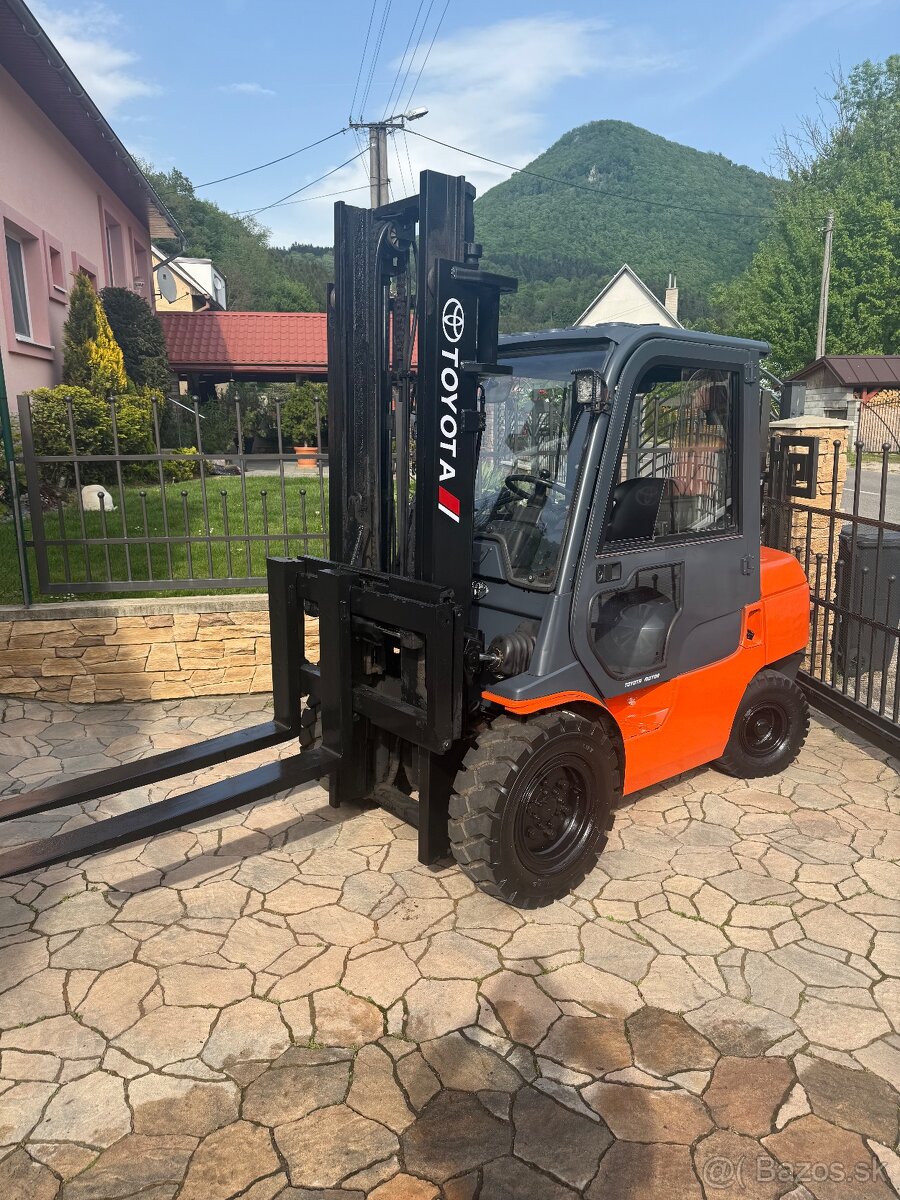 TOYOTA - VZV - 3,5 TONY - DIESEL - KABÍNA - PREDÁM