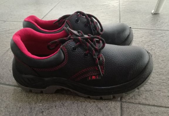 pracovná obuv (NOVÉ) vel.38