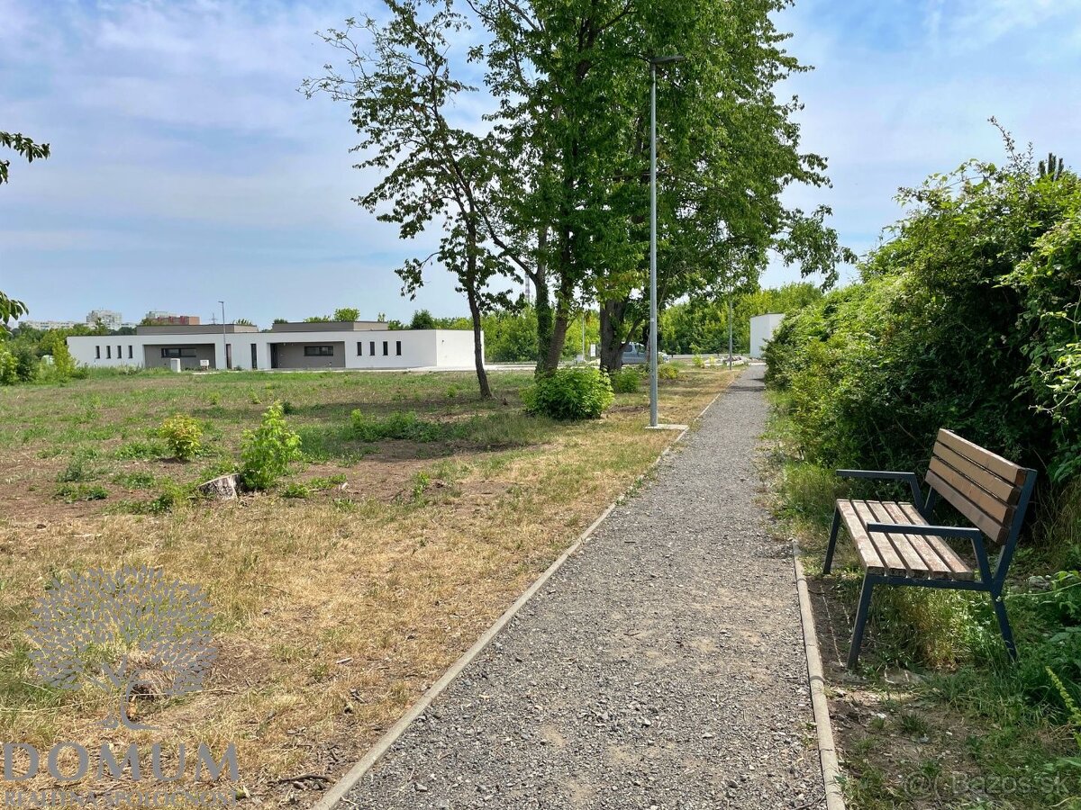 Stavebný pozemok 2269m2, Kamenný mlyn – Trnava