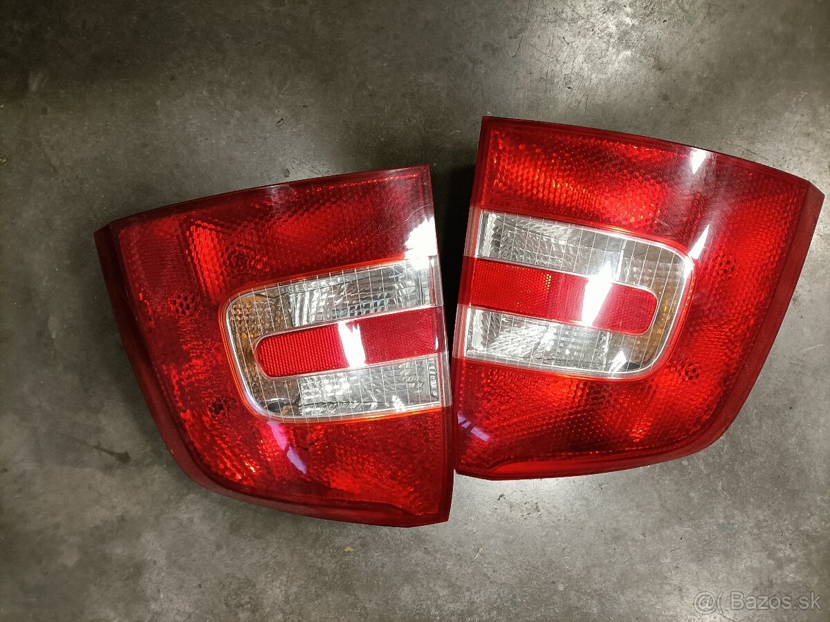 Zadne svetla octavia 2 combi