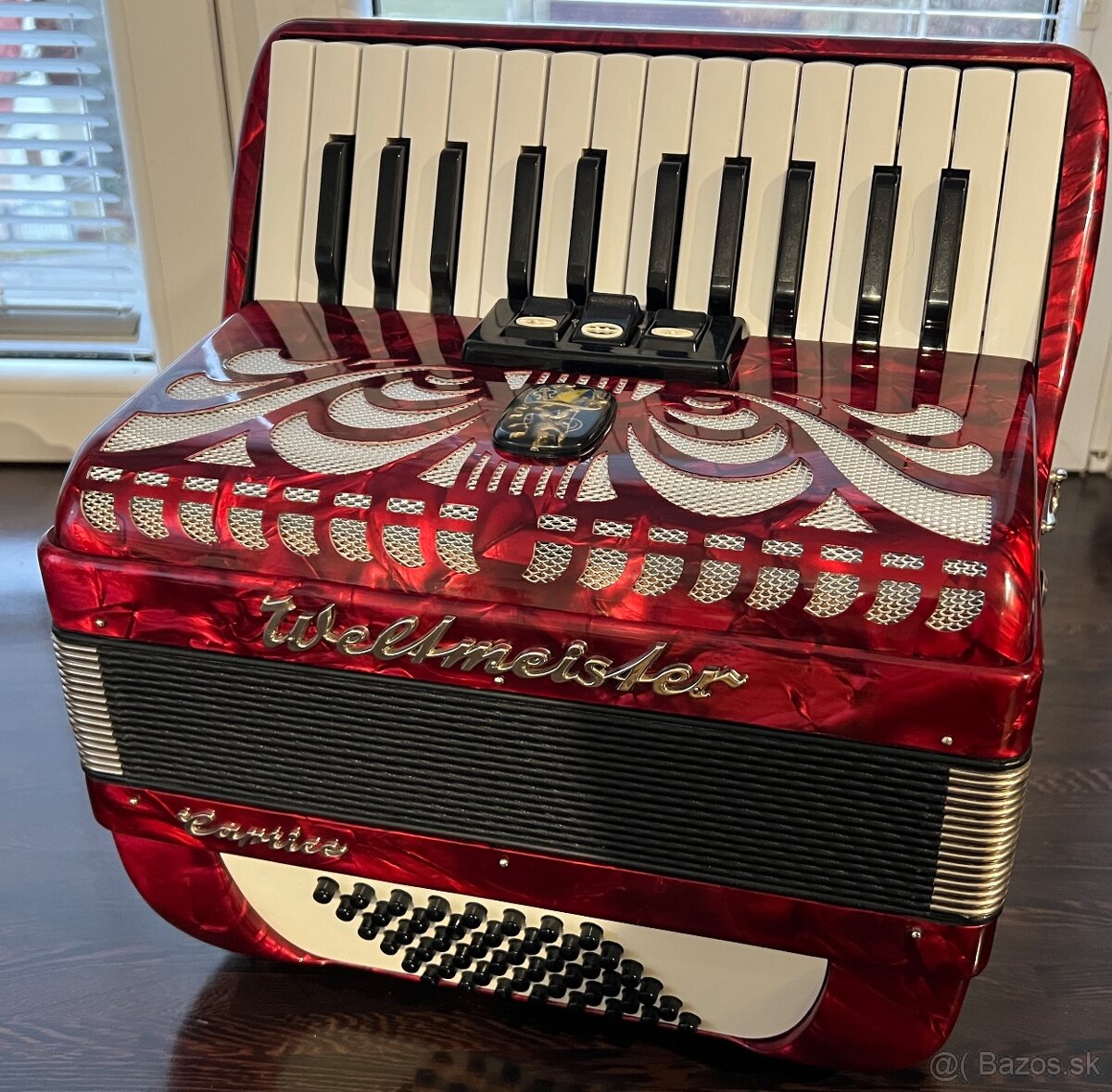 Akordeón Weltmeister Caprice 48 basový