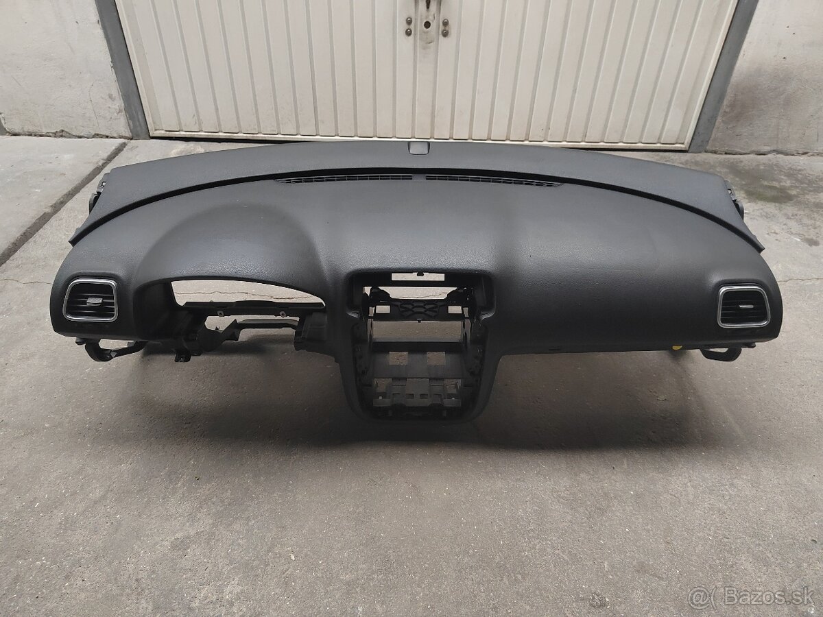 Palubná doska VW Eos