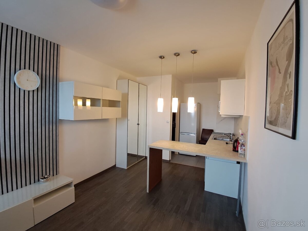 Na prenajom 2 izbovy byt Vrakuna