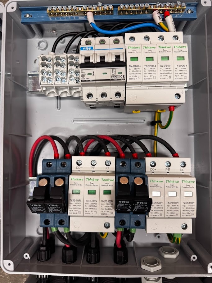 Fotovoltický rozvádzač 2 string AC+DC T1+T2