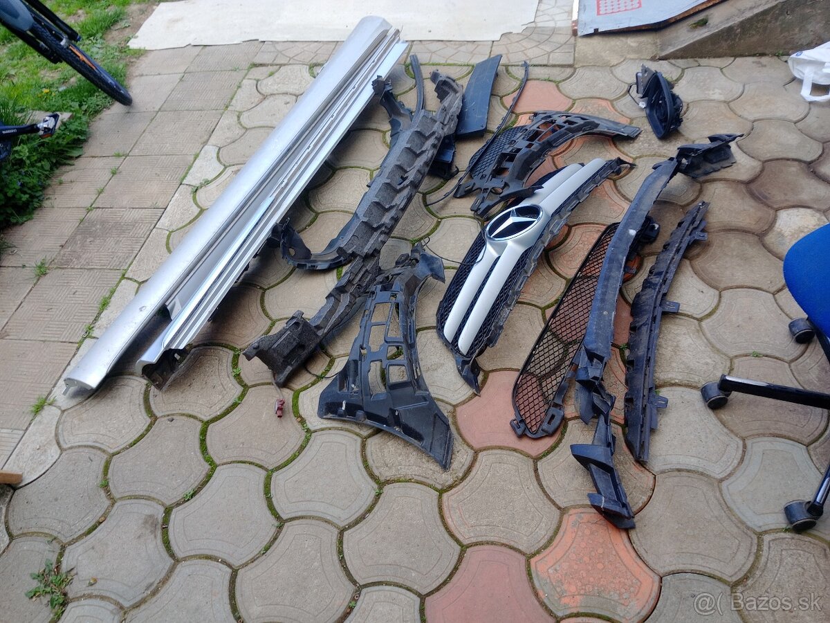 Predam nahradne diely