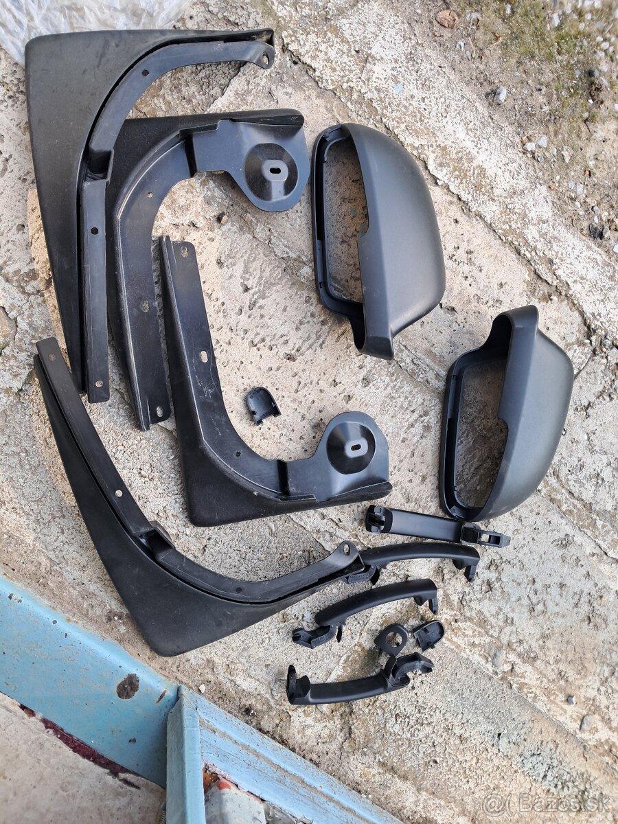 Lapače, kľučky a spätne zrkadlá