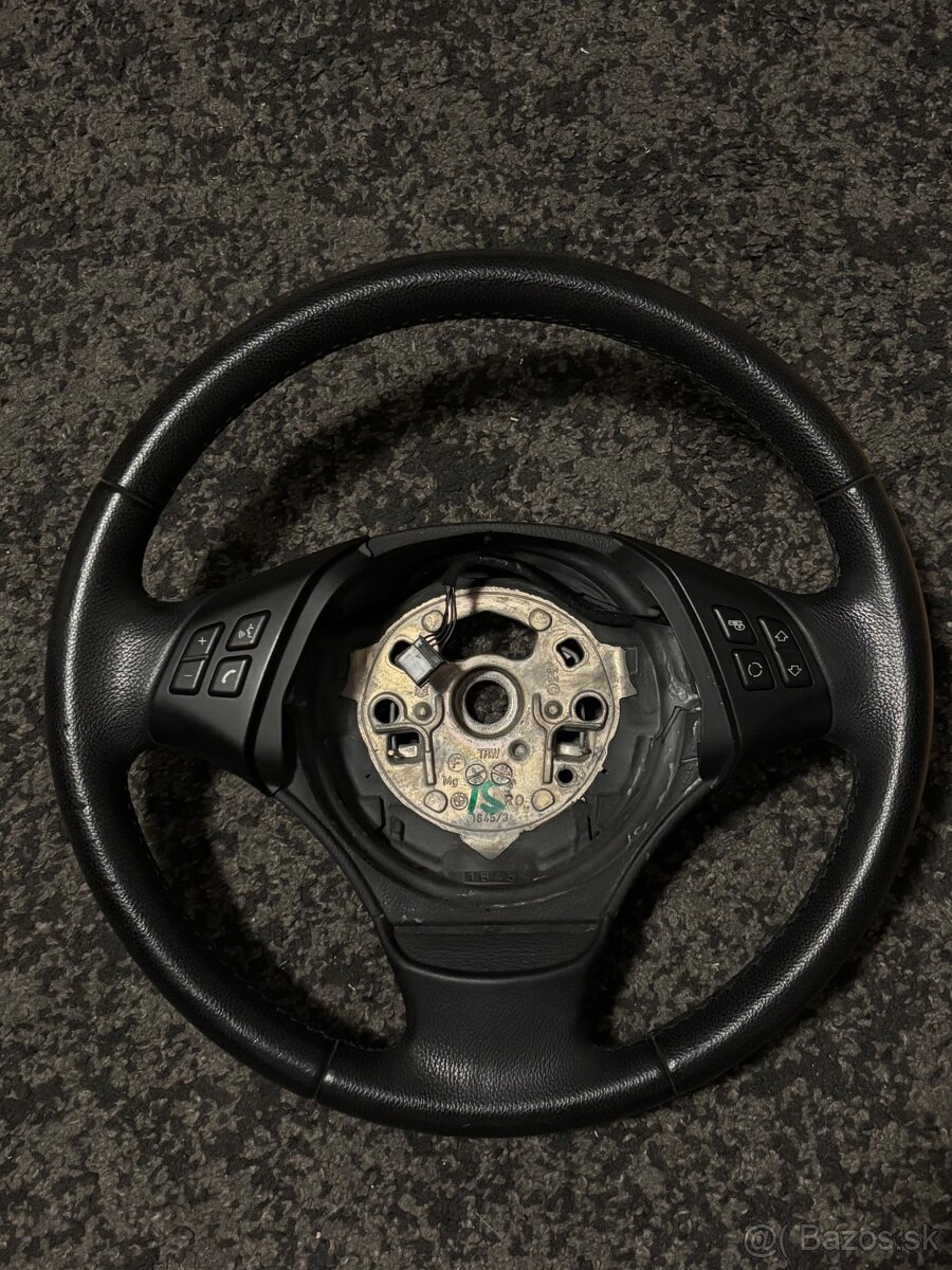 volant bez air-bagu z BMW x1 E84