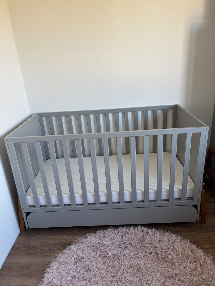 Detská postieľka so šuflíkom Lotta Grey 70x140 s matracom
