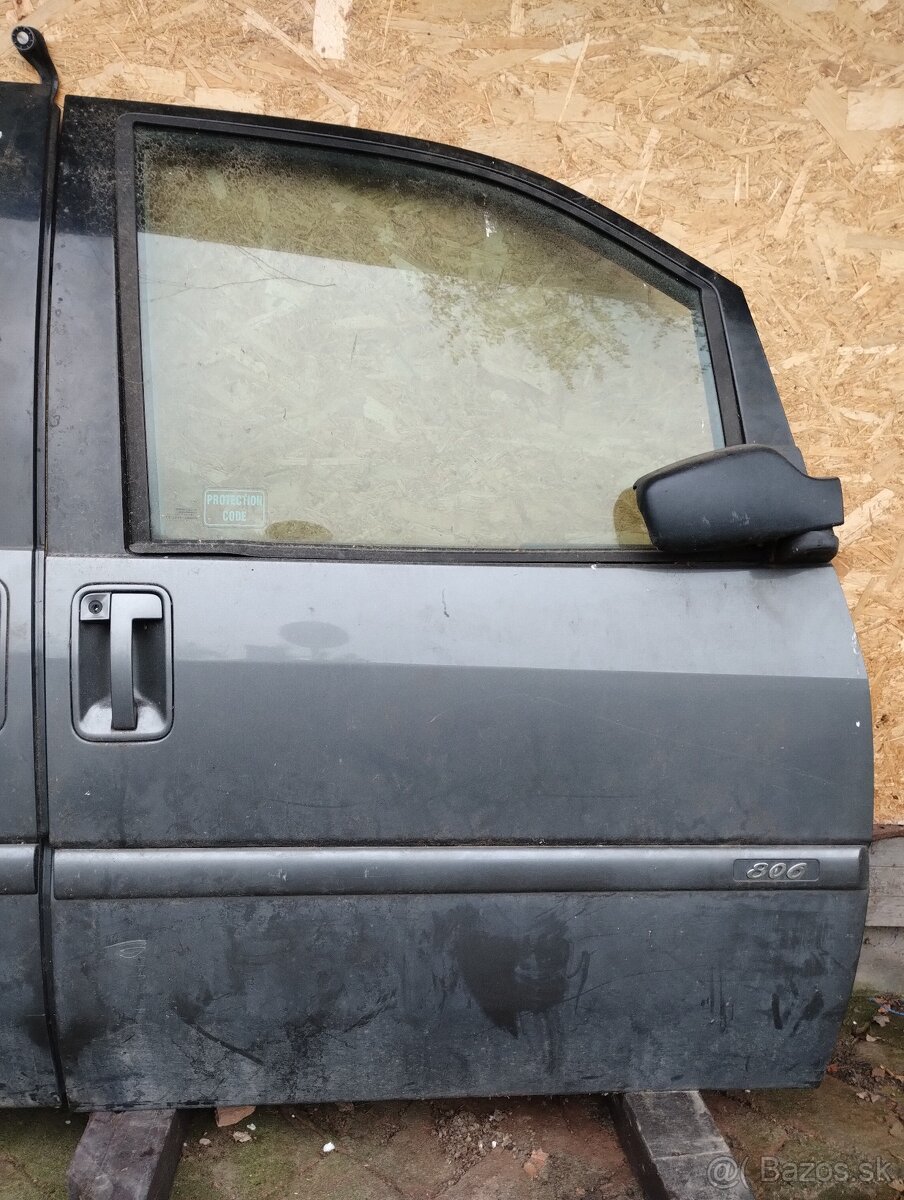 Peugeot 806