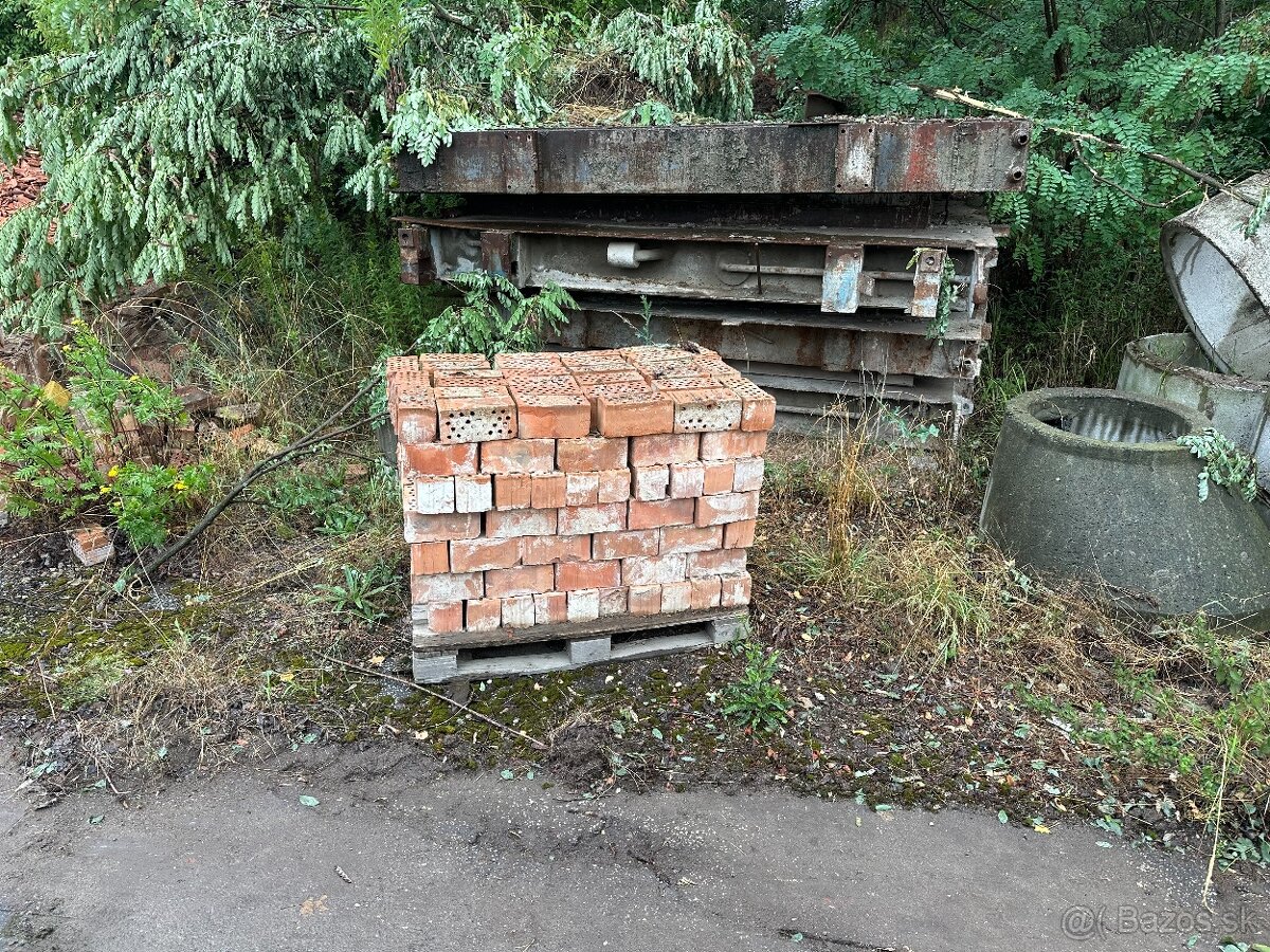Predám staré tehly voštinkové