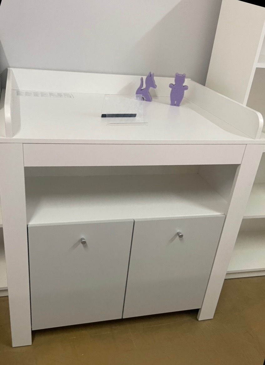 Prebaľovací pult s komodou