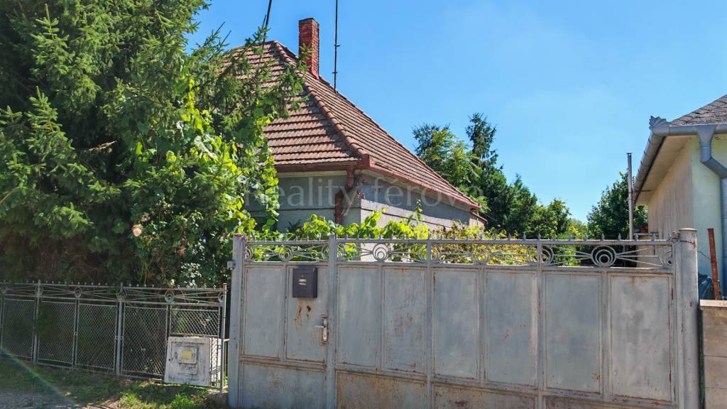 Na predaj rodinný dom v obci Šoporňa