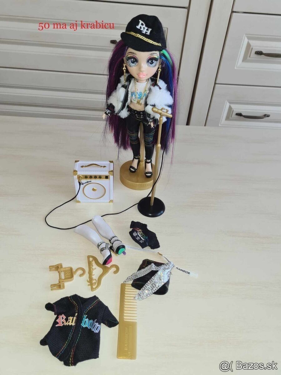 babika rainbow high hudobna