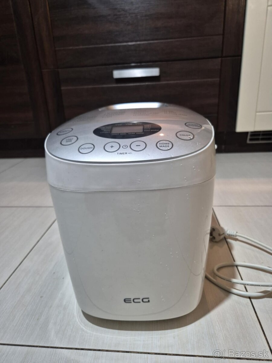 Domacu pekaren chleba nova