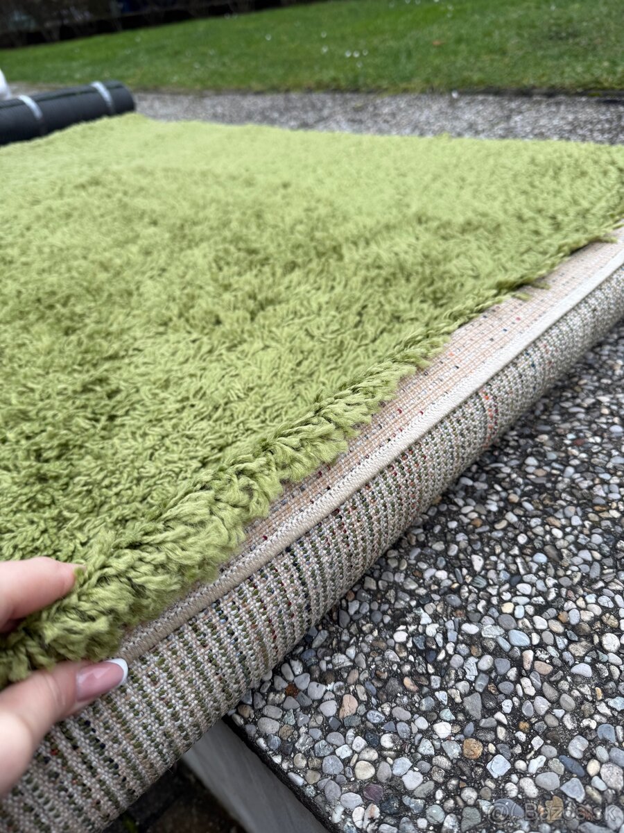 Koberec vlasový zeleny