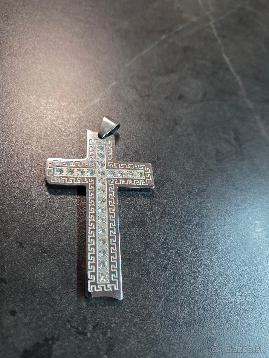 Kriz z chirurgickej ocele