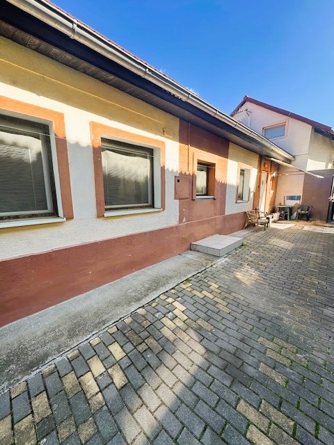 Na predaj 2. izbový rodinný dom vo Viničnom.